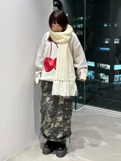 ストリート系の20代女性おすすめX-girlコーデ2025年12月